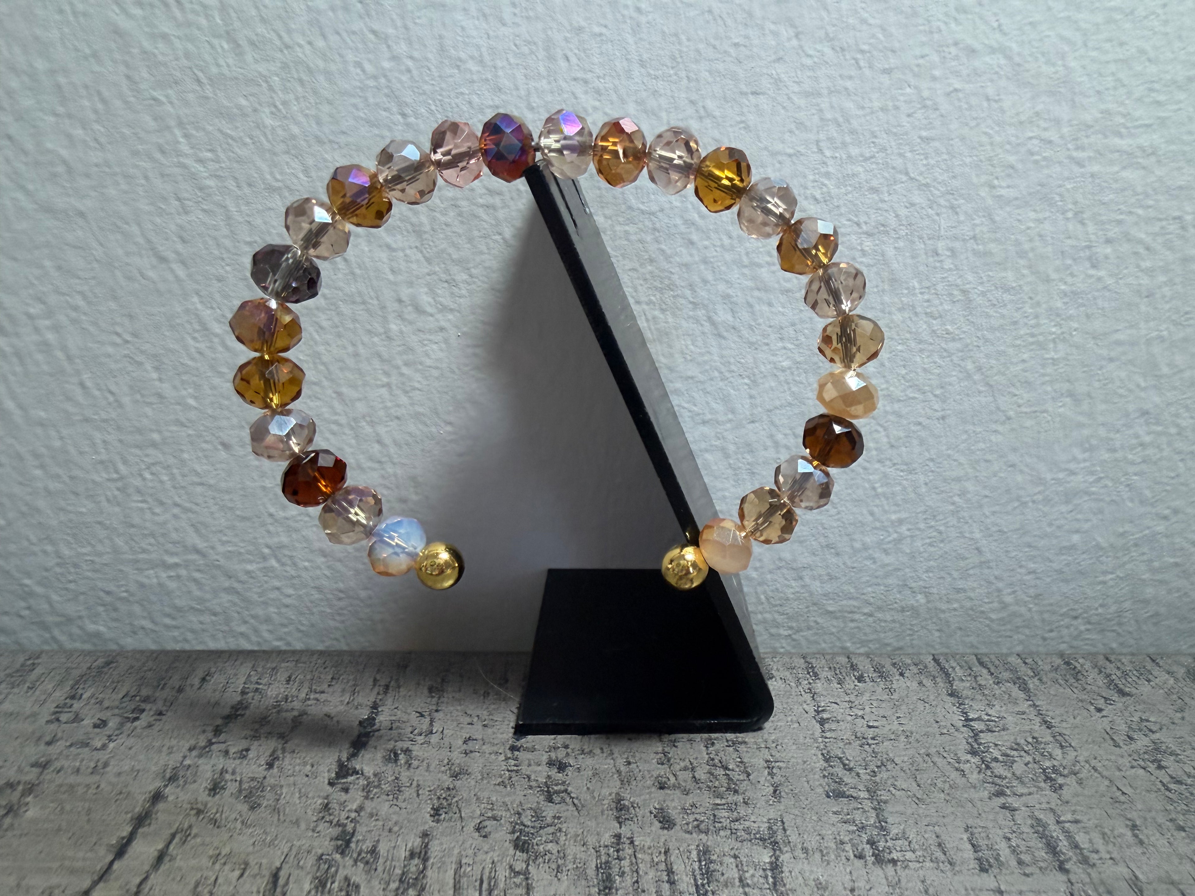 Bracelet with crystal beads and self sizing